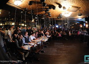 E375_carousel