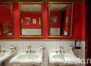 James English Pub & Restaraunt